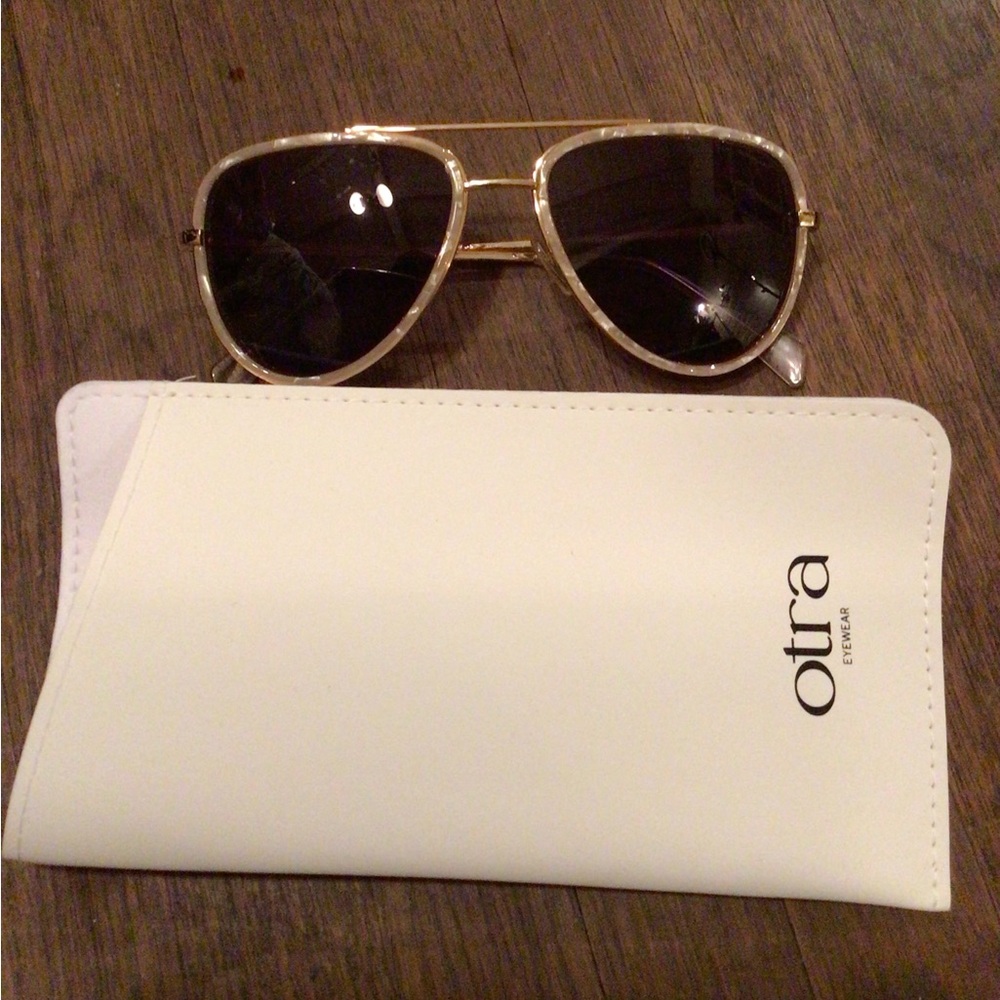 NEW! OTRA The Jourdan mini aviators pearl